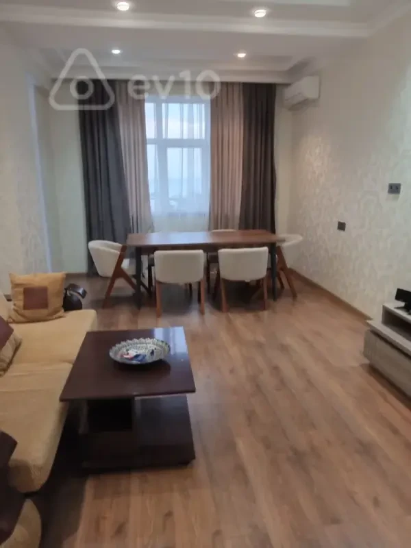 Kirayə verilir 2 otaqlı yeni tikili 79 m²