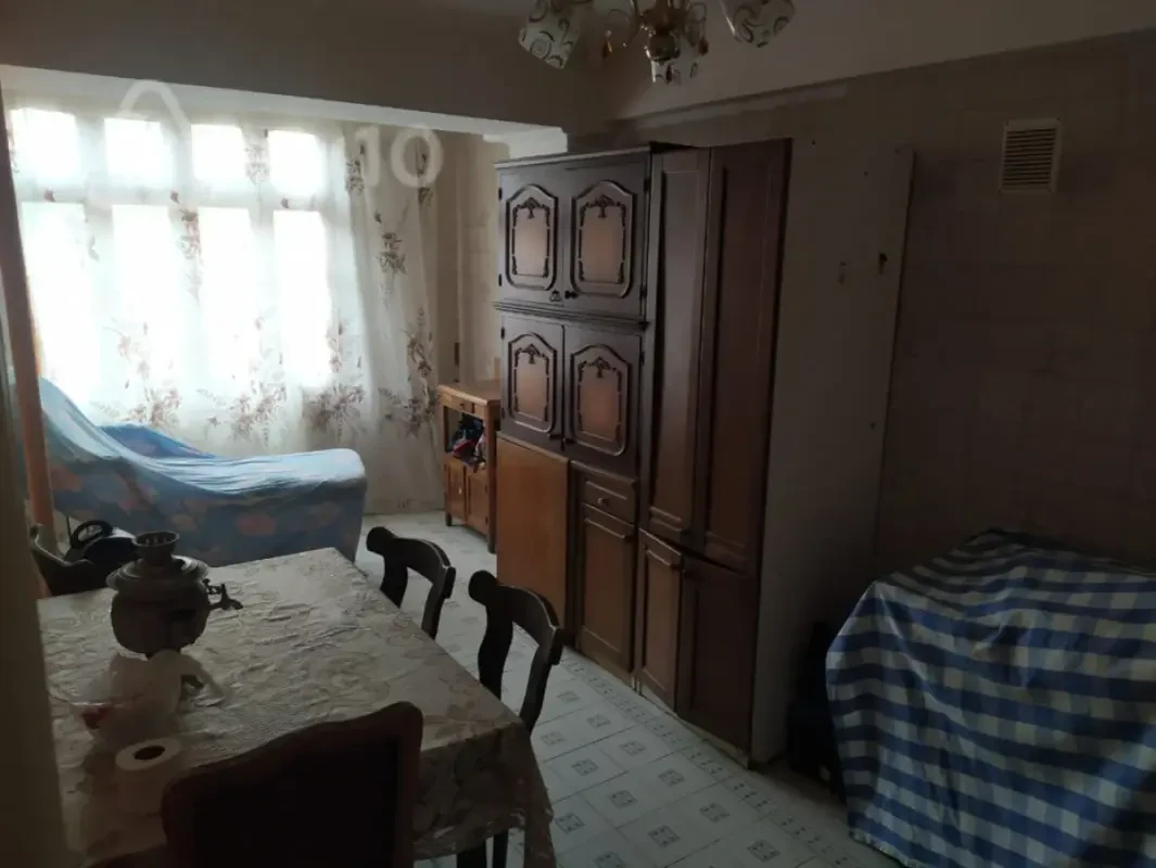 Satılır 1 otaqlı köhnə tikili 50 m²