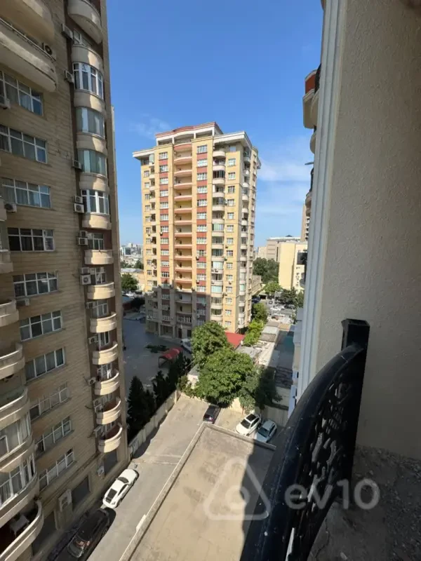 Satılır 4 otaqlı yeni tikili 227 m²