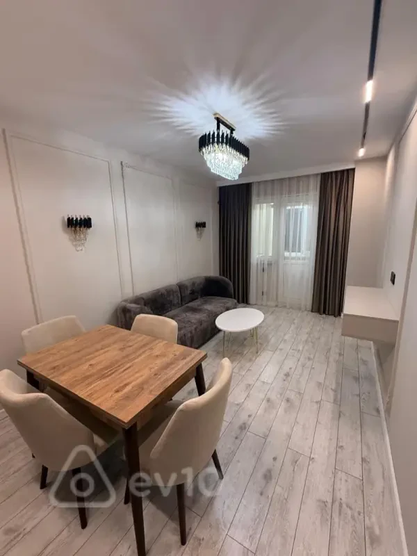 Kirayə verilir 2 otaqlı yeni tikili 70 m²