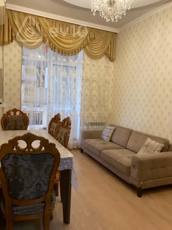 Kirayə verilir 3 otaqlı yeni tikili 70 m²