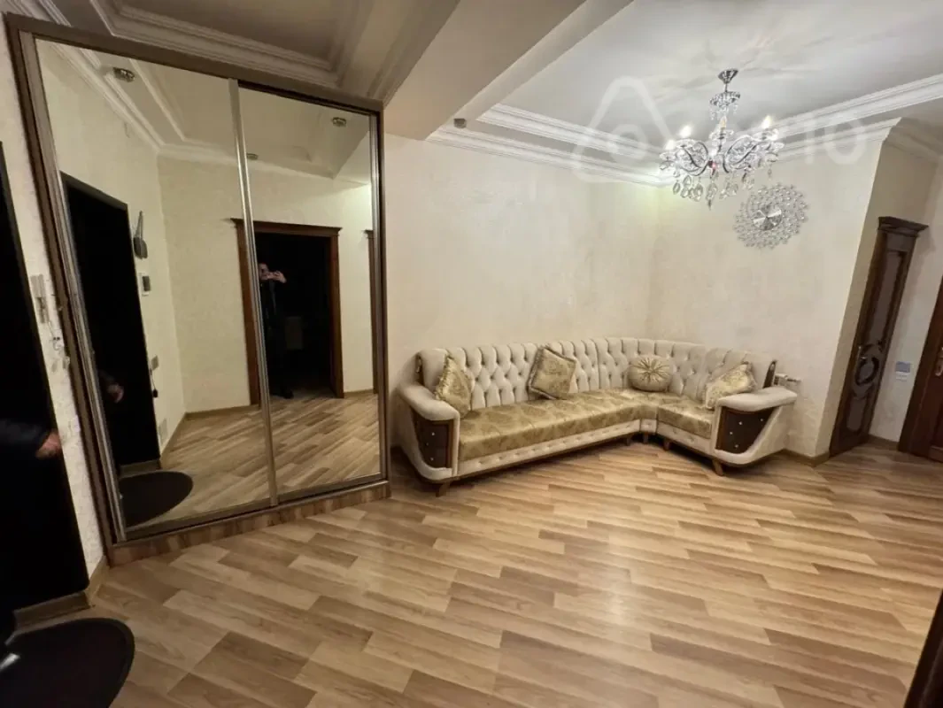 Kirayə verilir 3 otaqlı yeni tikili 94 m²