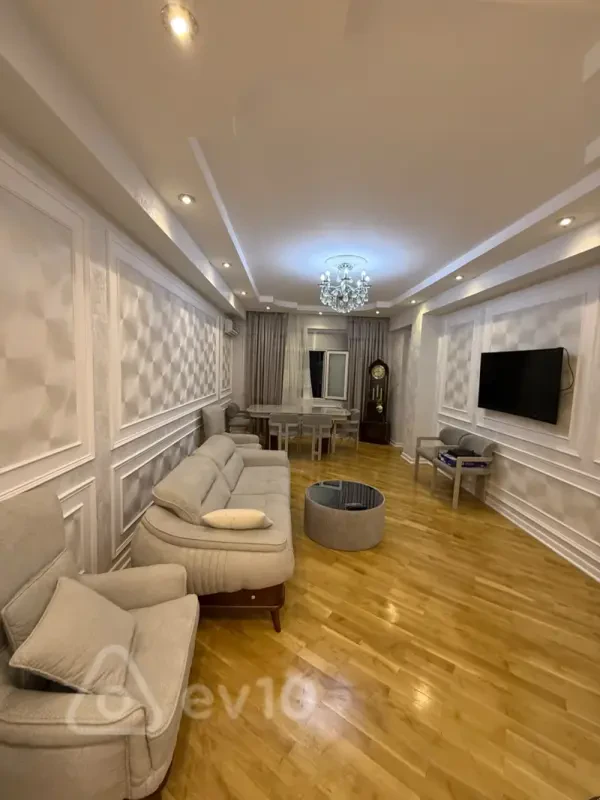 Kirayə verilir 3 otaqlı yeni tikili 93 m²