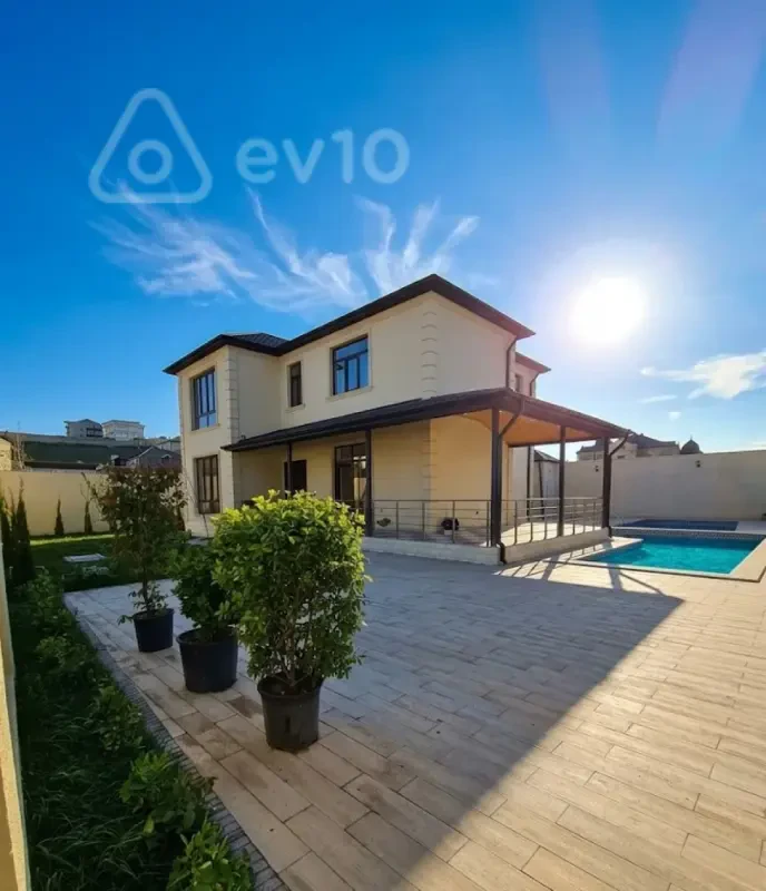 Satılır 5 otaqlı həyət evi 250 m²