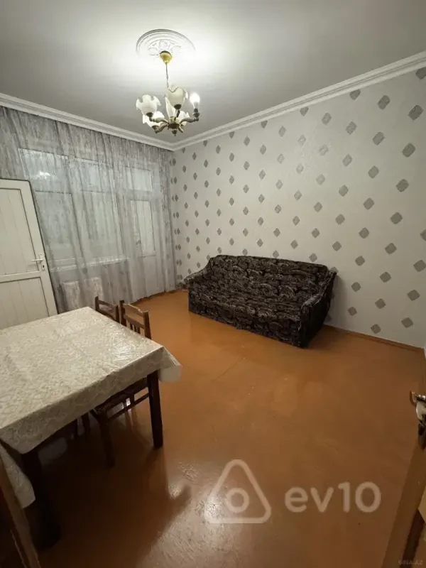 Kirayə verilir 2 otaqlı köhnə tikili 36 m²