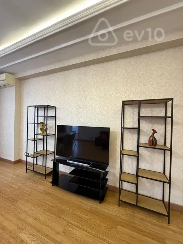 Satılır 4 otaqlı yeni tikili 180 m²
