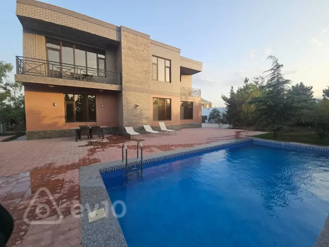 Kirayə verilir 5 otaqlı həyət evi 245 m²