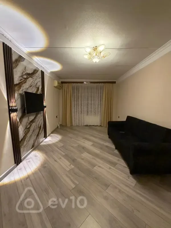 Kirayə verilir 3 otaqlı köhnə tikili 60 m²