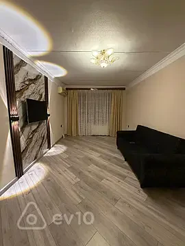 Kirayə verilir 3 otaqlı köhnə tikili 60 m² — Bakı, Nizami 3 otaq 60.00 m²