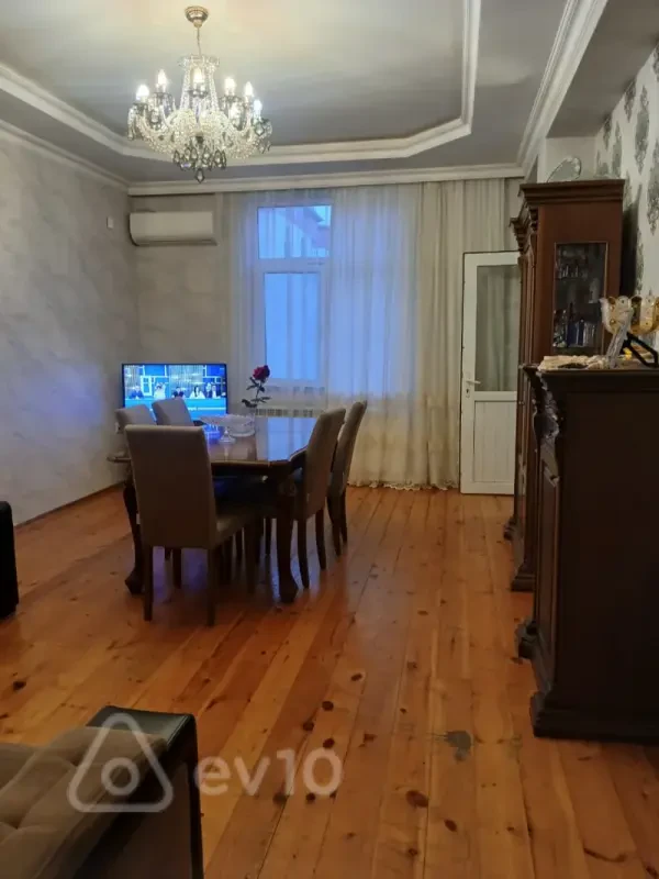 Kirayə verilir 2 otaqlı yeni tikili 65 m²