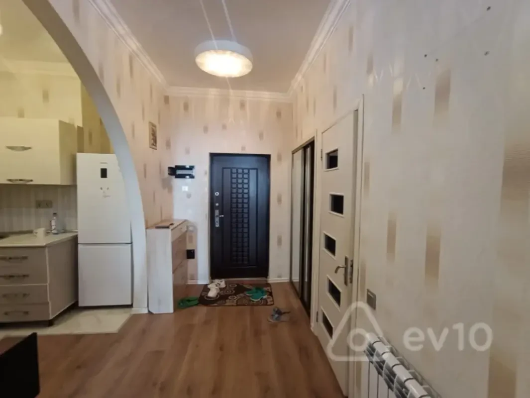 Kirayə verilir 2 otaqlı yeni tikili 90 m²
