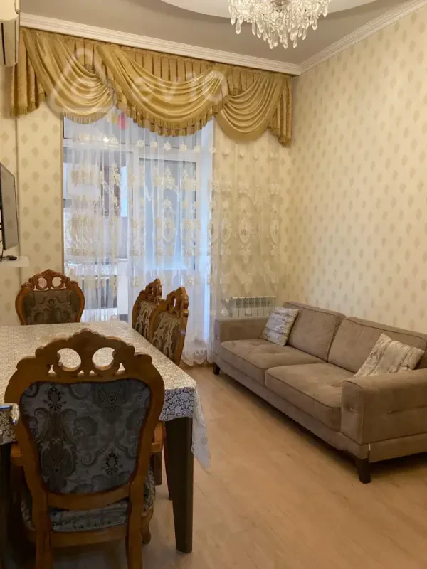 Kirayə verilir 3 otaqlı köhnə tikili 70 m²