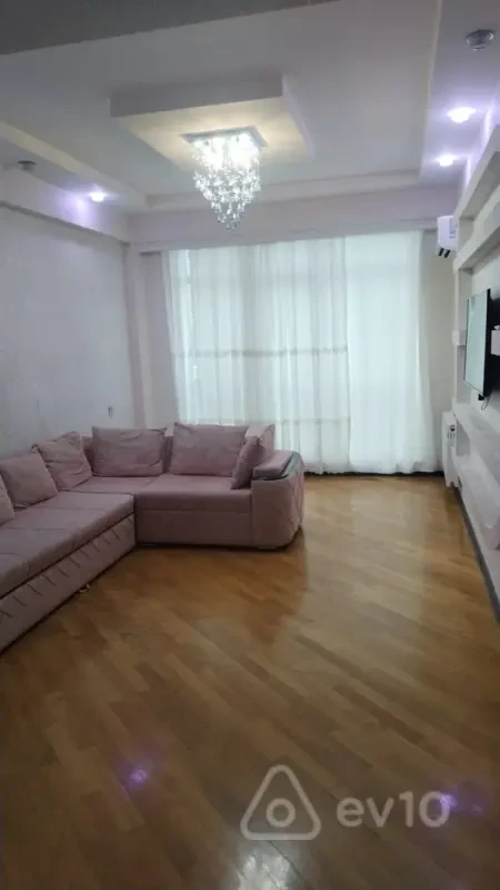 Kirayə verilir 3 otaqlı yeni tikili 80 m²