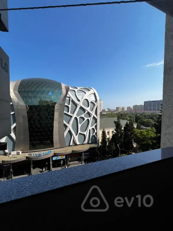 Kirayə verilir 2 otaqlı yeni tikili 80 m²