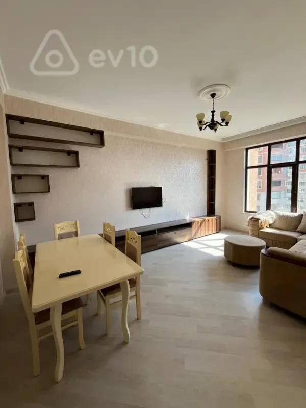 Kirayə verilir 2 otaqlı yeni tikili 80 m²
