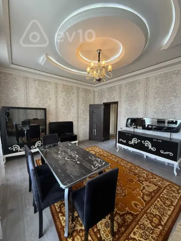Kirayə verilir 3 otaqlı köhnə tikili 80 m²