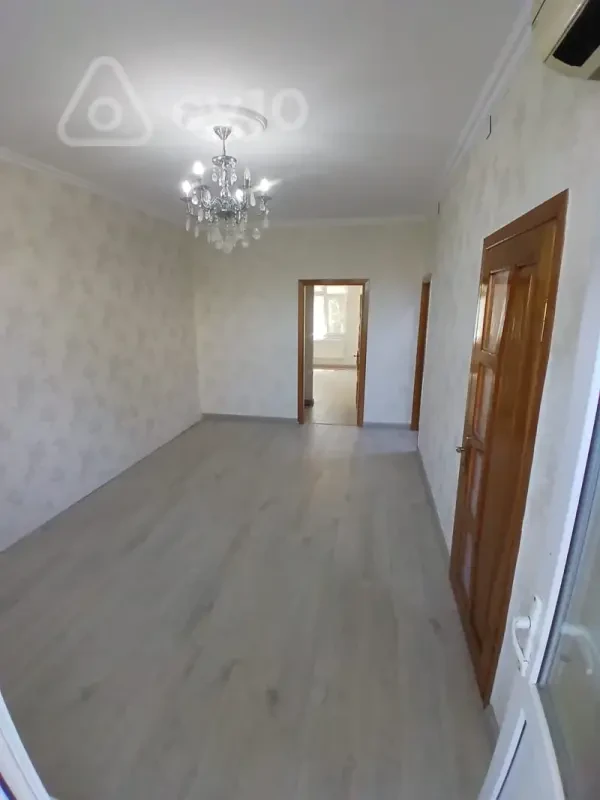 Kirayə verilir 2 otaqlı köhnə tikili 50 m²