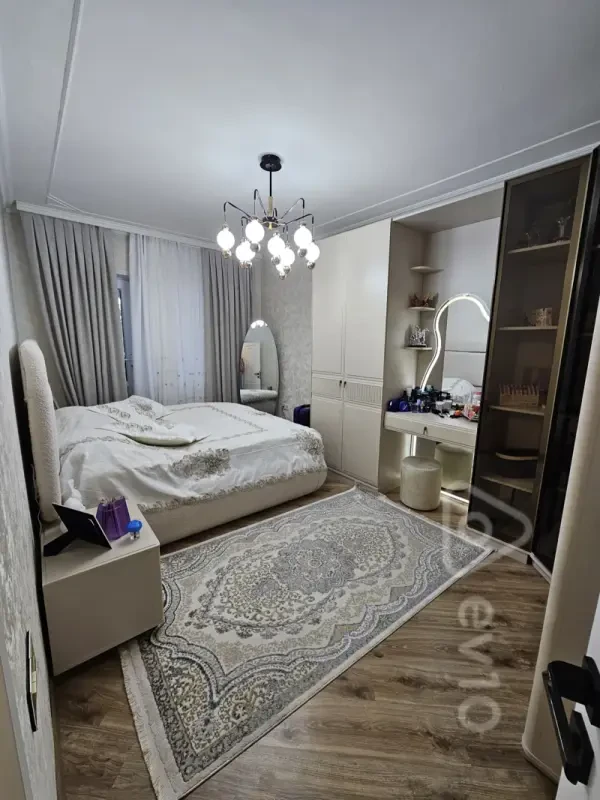 Satılır 4 otaqlı köhnə tikili 120 m²