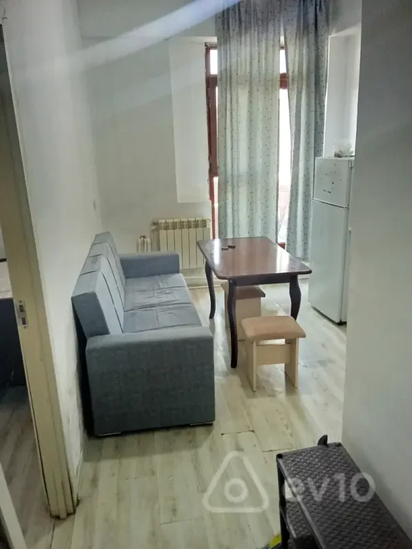 Kirayə verilir 1 otaqlı yeni tikili 27 m²