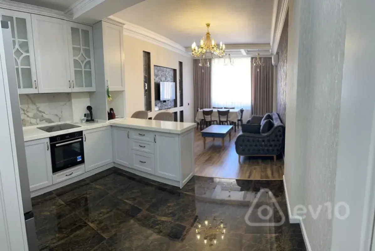 Kirayə verilir 3 otaqlı yeni tikili 101 m²