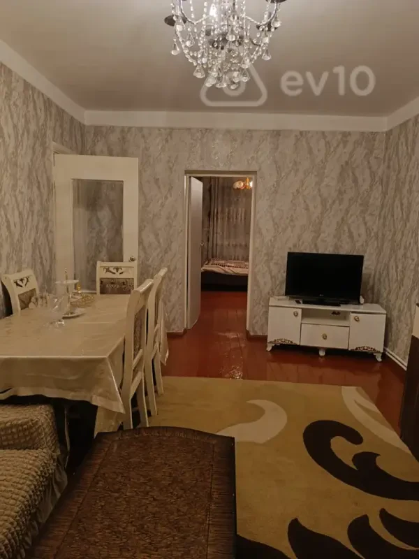 Kirayə verilir 2 otaqlı köhnə tikili 45 m²