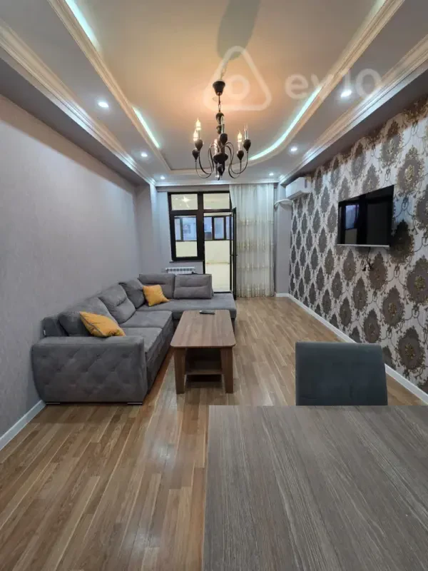 Kirayə verilir 2 otaqlı yeni tikili 80 m²