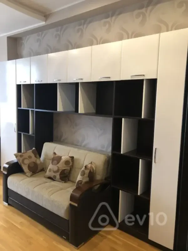 Kirayə verilir 3 otaqlı yeni tikili 100 m²