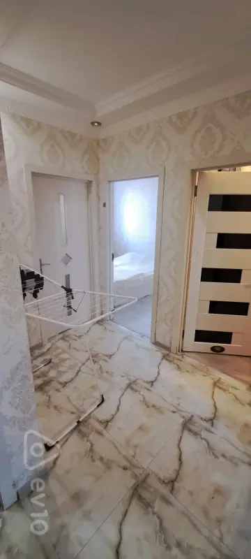 Kirayə verilir 3 otaqlı yeni tikili 55 m²