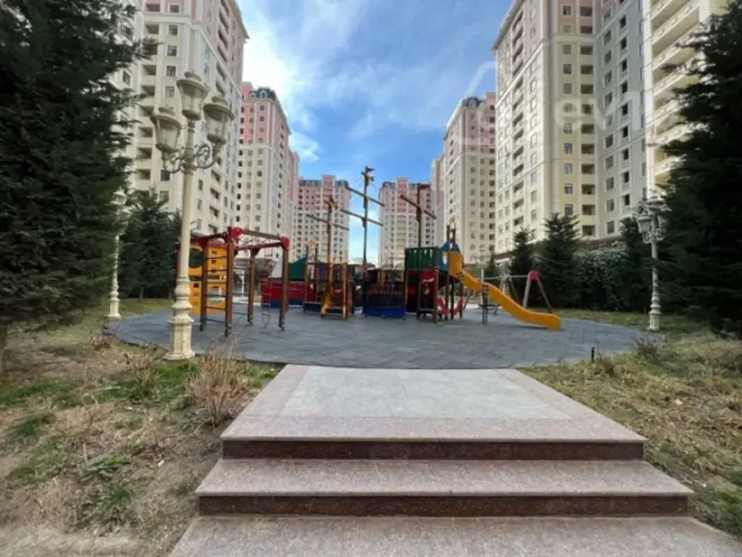 Satılır 2 otaqlı yeni tikili 68 m²