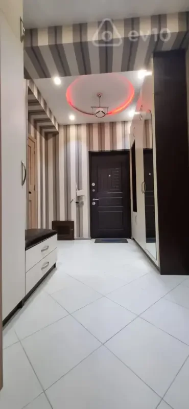 Kirayə verilir 2 otaqlı yeni tikili 70 m²
