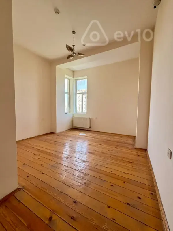 Kirayə verilir 3 otaqlı ofis 165 m²