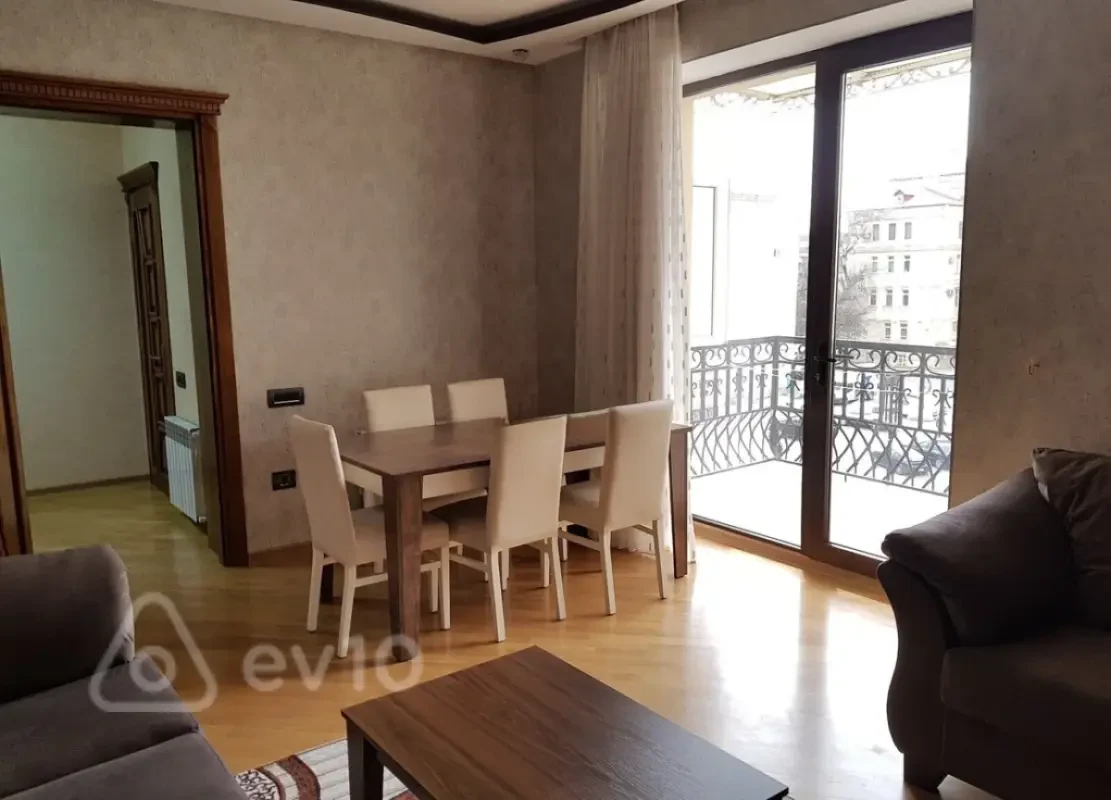Kirayə verilir 3 otaqlı köhnə tikili 60 m²