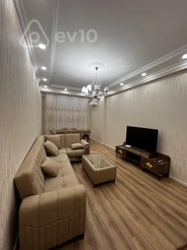 Kirayə verilir 3 otaqlı yeni tikili 130 m²