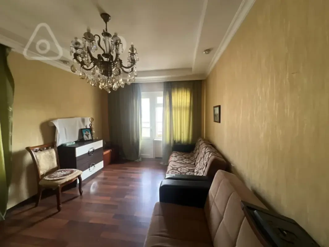Kirayə verilir 2 otaqlı köhnə tikili 60 m²