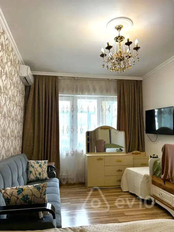 Satılır 1 otaqlı köhnə tikili 35 m²