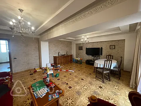 Satılır 6 otaqlı köhnə tikili 170 m² — Bakı, Nərimanov 6 otaq 170.00 m²