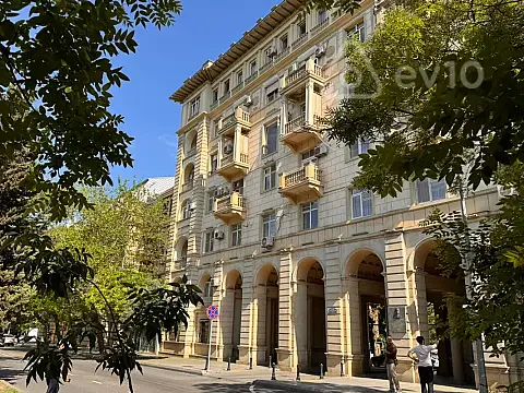 Satılır 3 otaqlı köhnə tikili 80 m² — Bakı, Nəsimi 3 otaq 80.00 m²