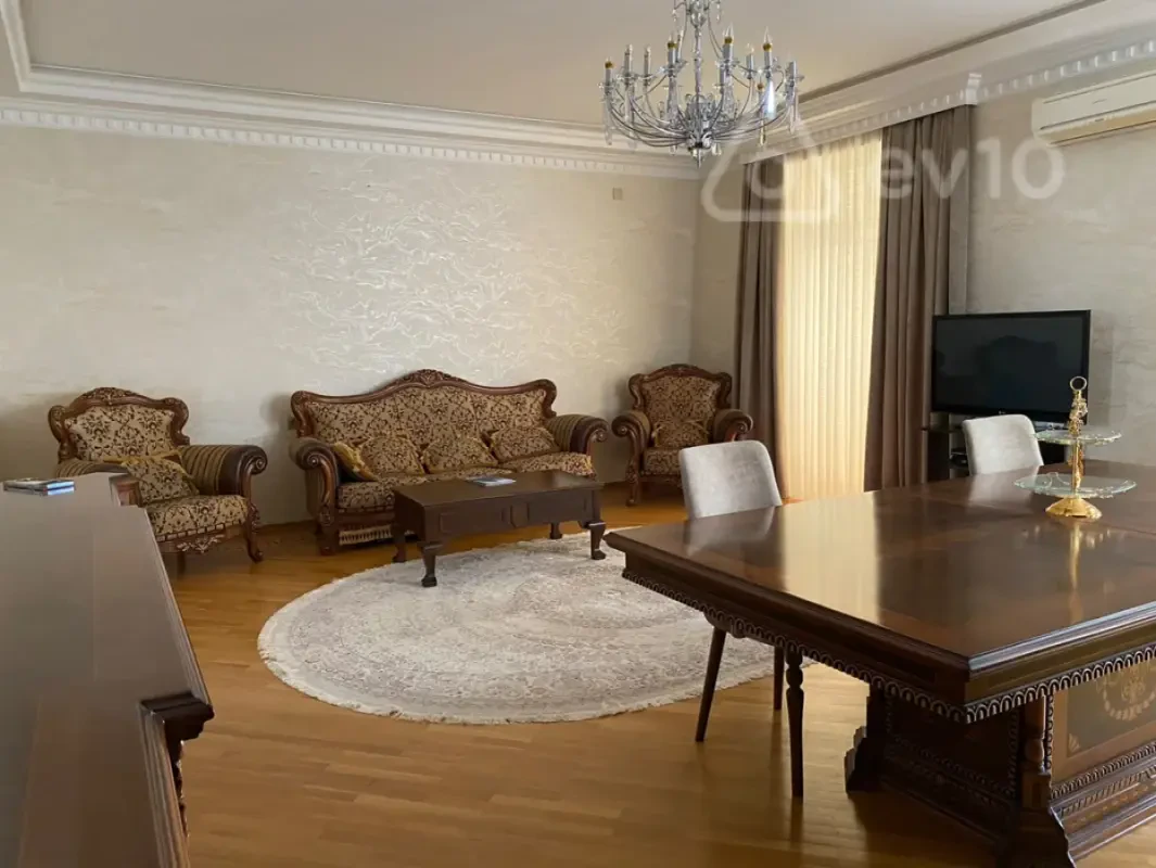 Kirayə verilir 3 otaqlı yeni tikili 150 m²
