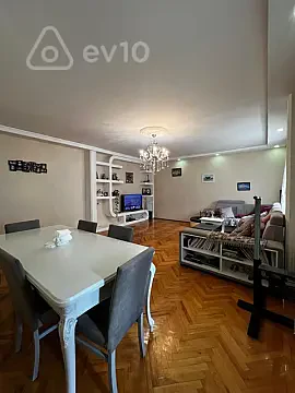 Satılır 5 otaqlı köhnə tikili 130 m² — Bakı, Yasamal 5 otaq 130.00 m²