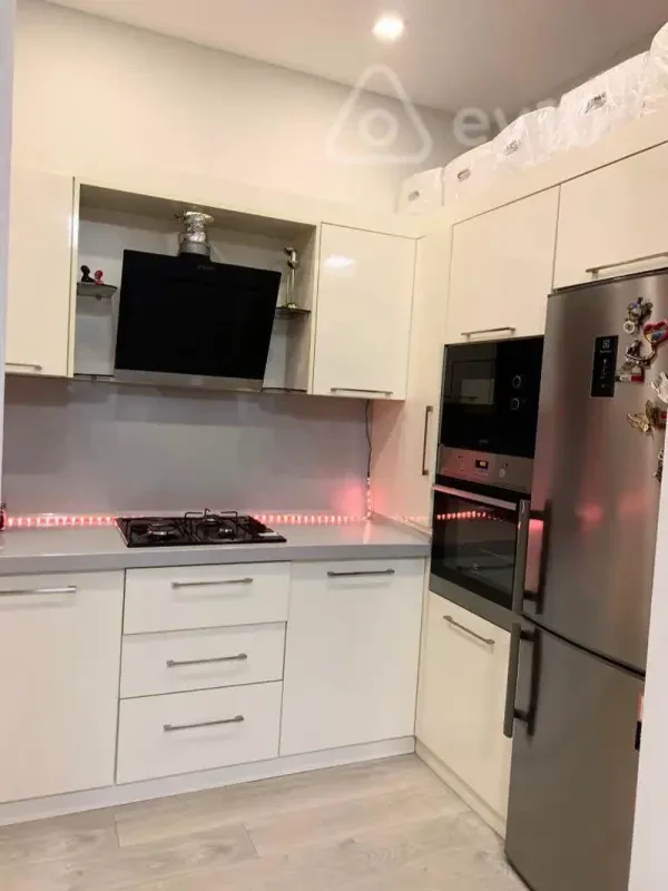 Kirayə verilir 2 otaqlı yeni tikili 90 m²