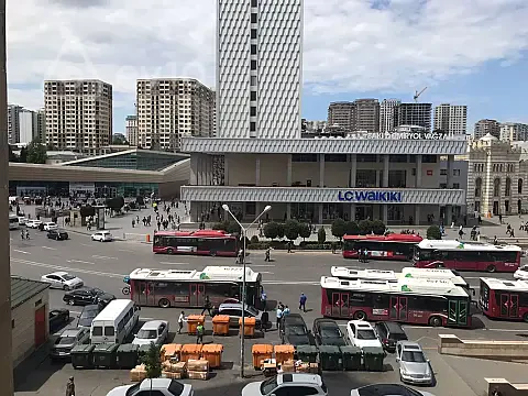 Kirayə verilir 4 otaqlı köhnə tikili 100 m² — Bakı, Nəsimi 4 otaq 100.00 m²
