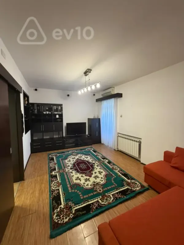 Kirayə verilir 3 otaqlı köhnə tikili 80 m²