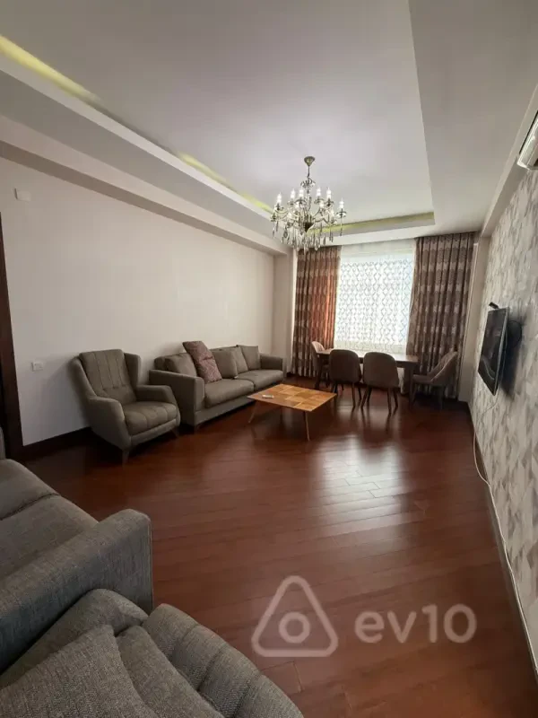 Kirayə verilir 2 otaqlı yeni tikili 78 m²