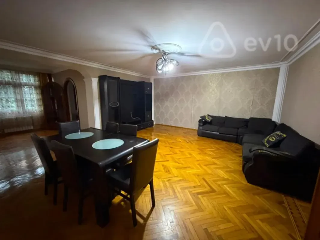 Kirayə verilir 3 otaqlı köhnə tikili 94 m²
