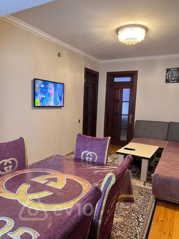 Kirayə verilir 2 otaqlı köhnə tikili 50 m²