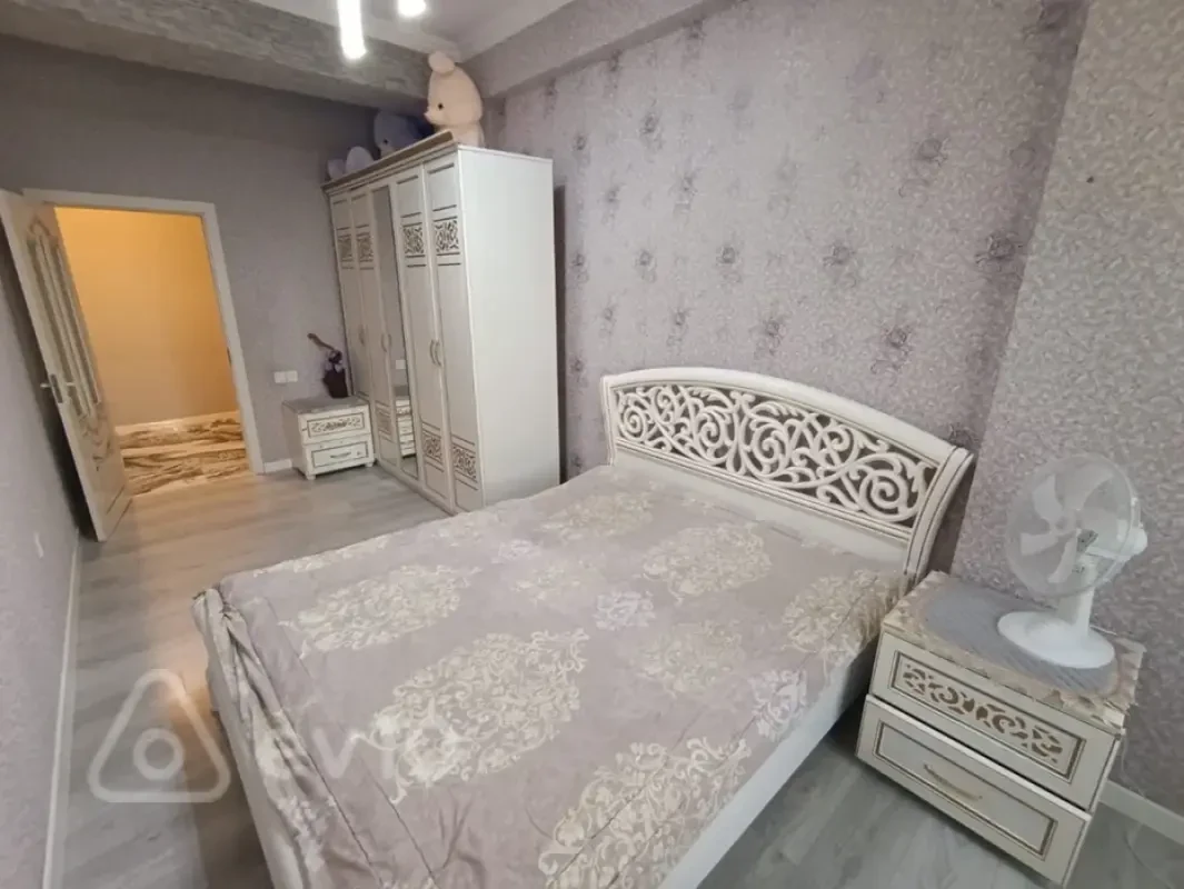 Kirayə verilir 4 otaqlı yeni tikili 145 m²