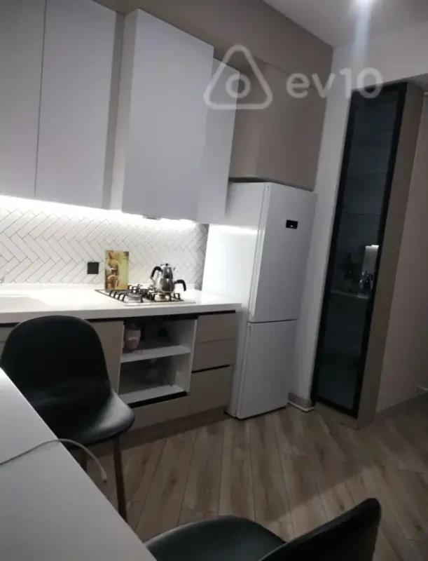 Kirayə verilir 1 otaqlı köhnə tikili 65 m²