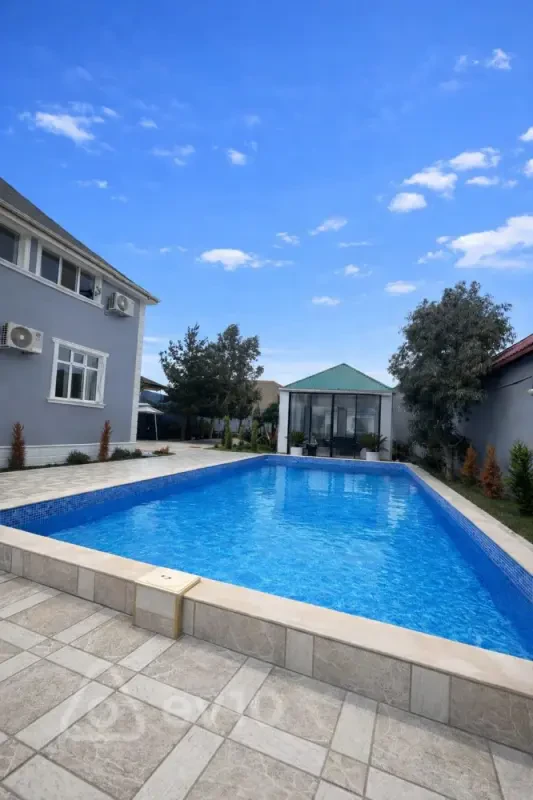 Kirayə verilir 5 otaqlı həyət evi 250 m²