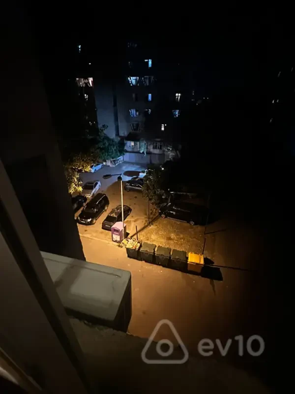 Kirayə verilir 2 otaqlı köhnə tikili 65 m²