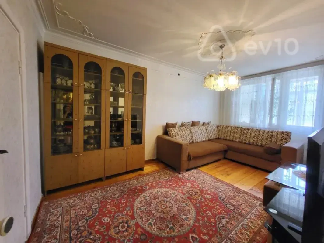 Kirayə verilir 3 otaqlı köhnə tikili 90 m²